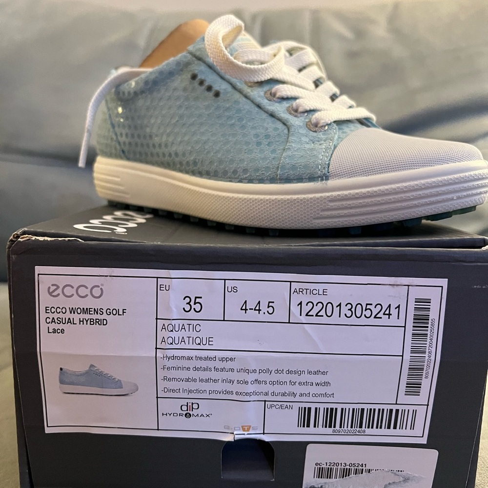 Ecco child’s Hybrid Golf Shoe in blue. New never worn. Size 35 (Eu), 4-4.5 (US).